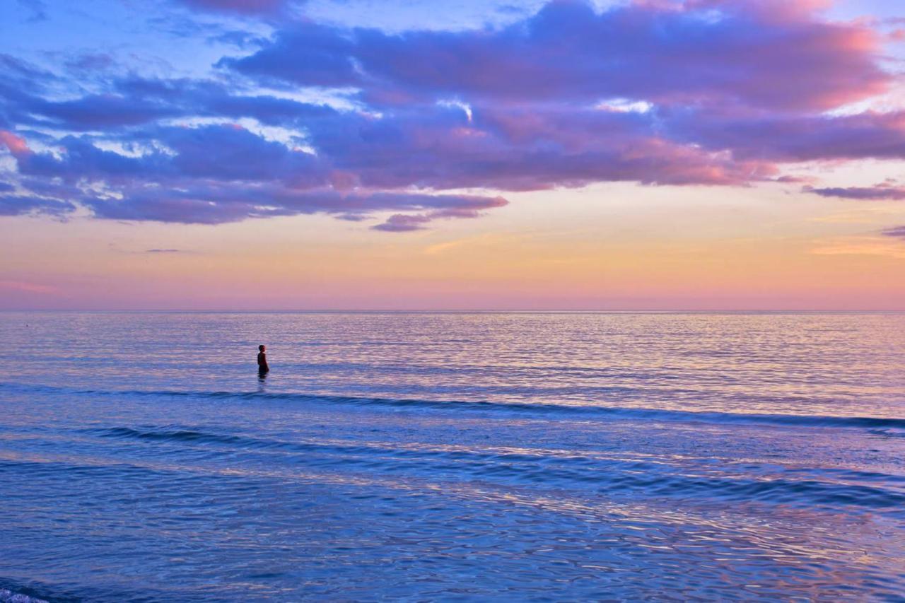 Anna Maria Island Beach Waves Bradenton Beach Exteriör bild